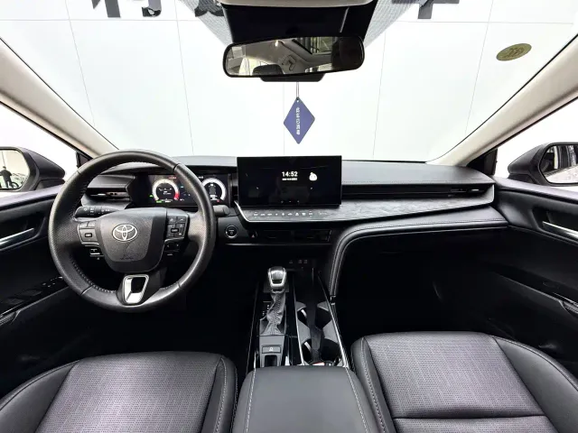 Toyota Camry — Фото автомобиля 10
