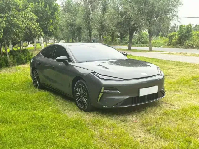 Geely Galaxy Xingyao 8 — Фото автомобиля 3