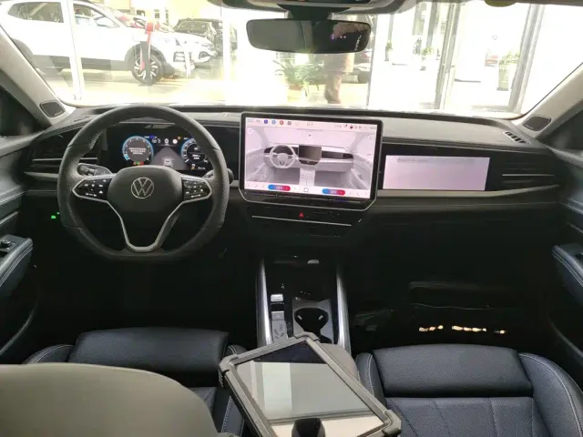 Volkswagen Passat — Фото автомобиля 5