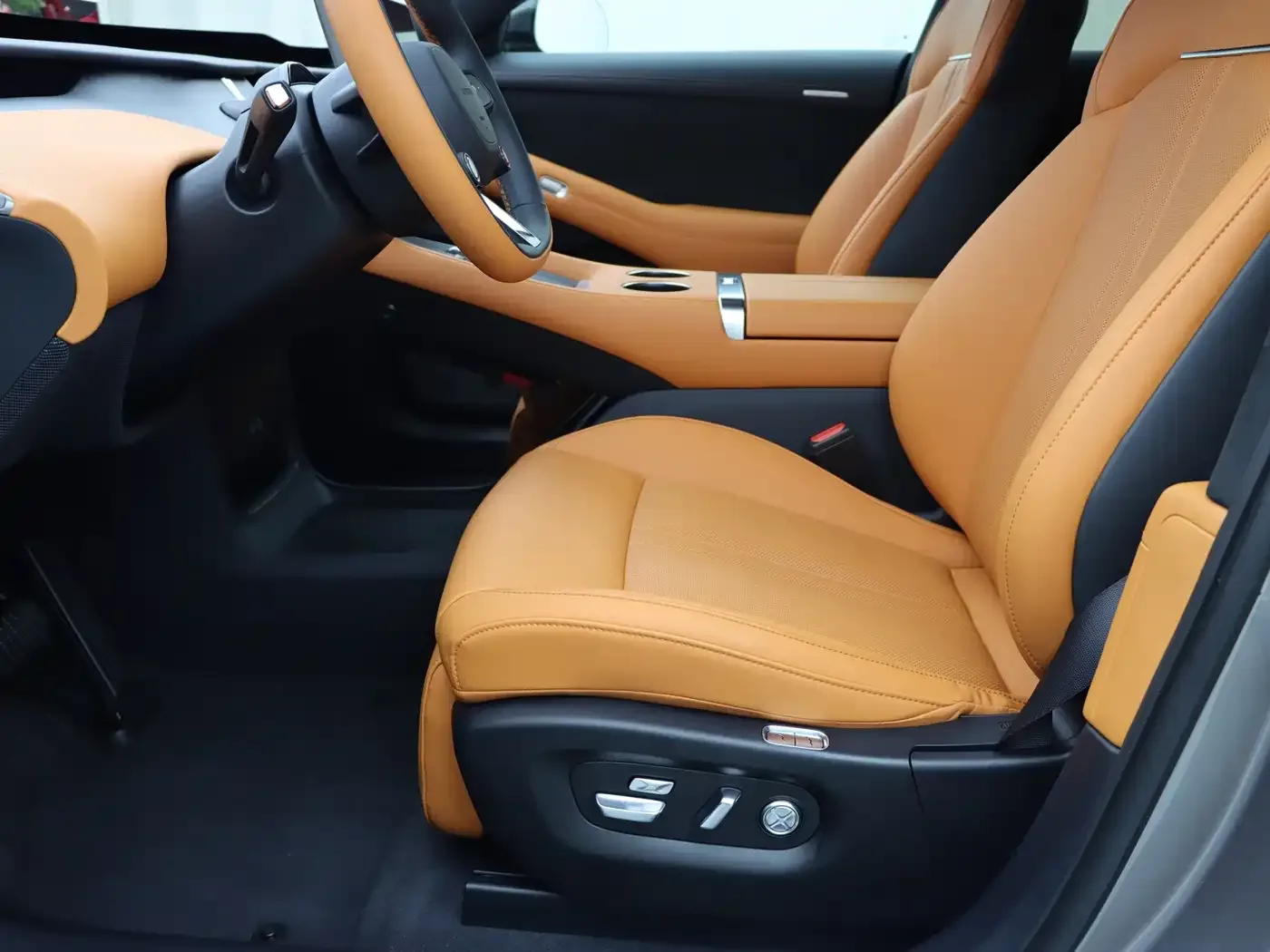 Xiaomi Auto Xiaomi YU7 2025 Ultra Long Range High Performance AWD Max Edition — Фото автомобиля 5