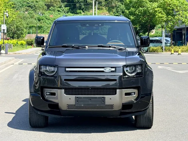 Land Rover Defender — Фото автомобиля 5