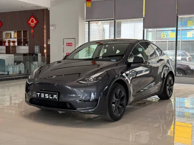 Фотография автомобиля — Tesla Model Y