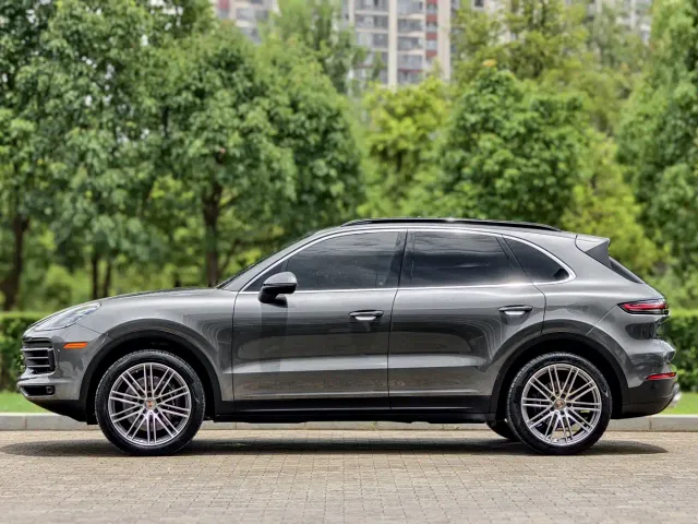 Porsche Cayenne — Фото автомобиля 2