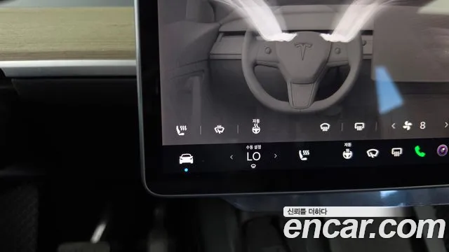 Tesla Model Y — Фото автомобиля 29