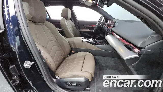 BMW 5 Series — Фото автомобиля 11