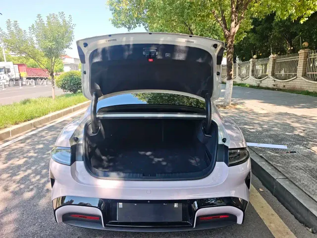 Xiaomi SU7 — Фото автомобиля 7