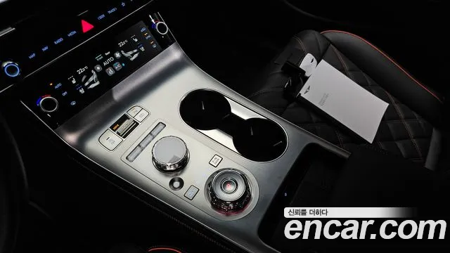 Genesis GV70 — Фото автомобиля 9
