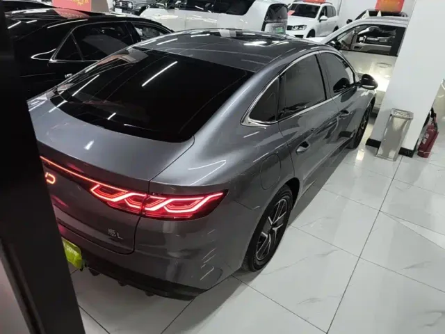 BYD Qin L — Фото автомобиля 6