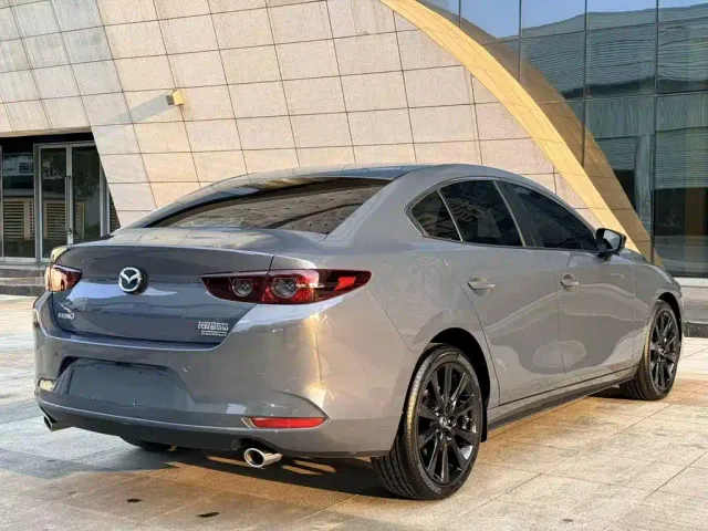 Mazda Axela — Фото автомобиля 14