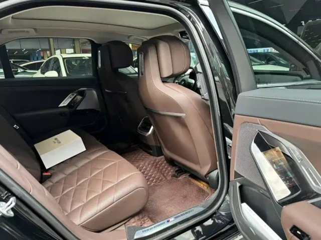 BMW 7 Series — Фото автомобиля 6