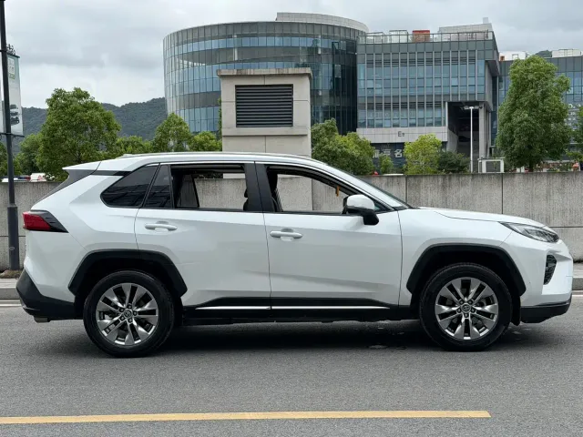 Toyota Wildlander — Фото автомобиля 4