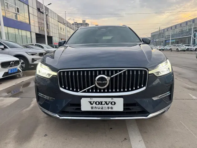Volvo XC60 — Фото автомобиля 2