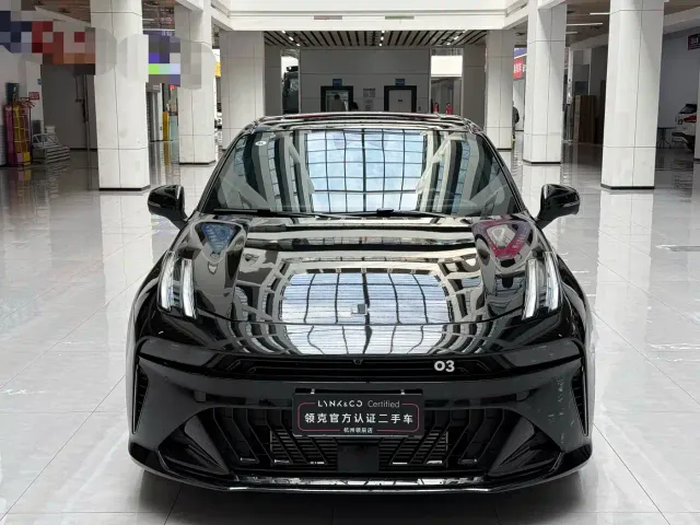 Lynk & Co 03 — Фото автомобиля 2