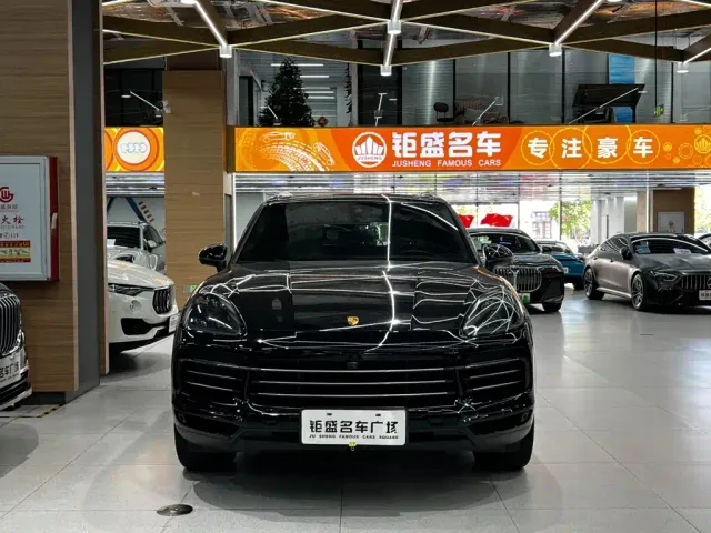 Porsche Cayenne — Фото автомобиля 2