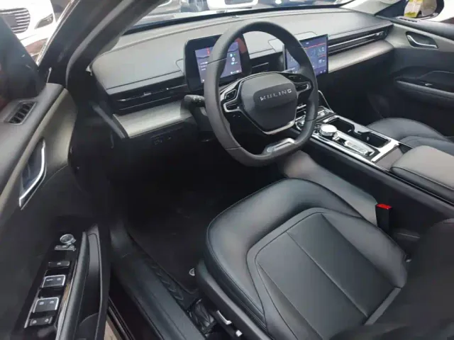 Wuling Starlight — Фото автомобиля 15
