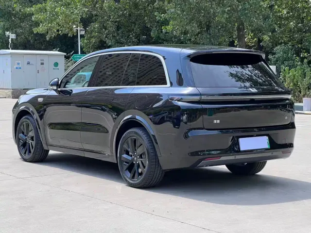 Li Auto L8 — Фото автомобиля 8