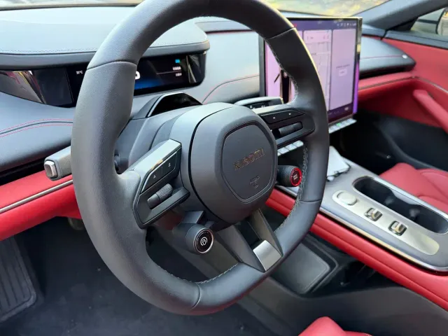 Xiaomi SU7 — Фото автомобиля 14