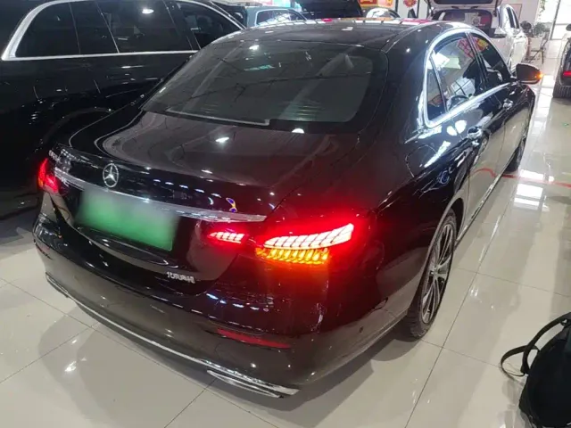 Mercedes-Benz E-Class — Фото автомобиля 6