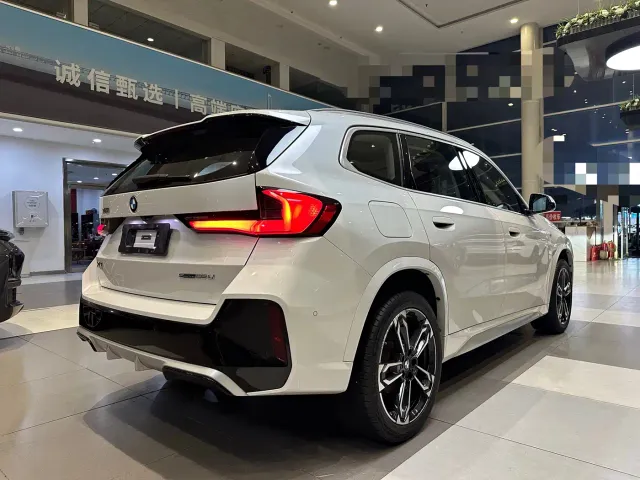 BMW X1 — Фото автомобиля 7