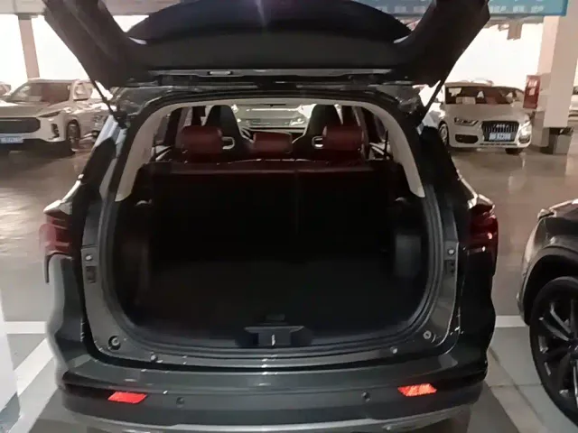Changan CS75 Plus — Фото автомобиля 18