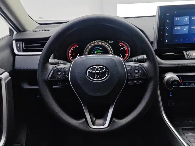 Toyota RAV4 — Фото автомобиля 15