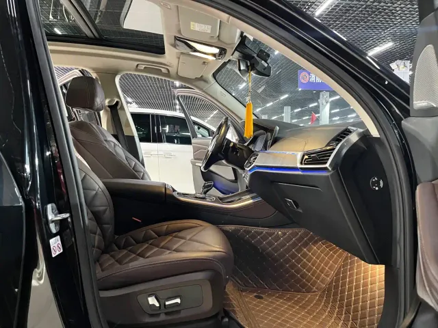 BMW X5 — Фото автомобиля 10
