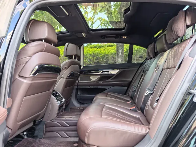 BMW 7 Series — Фото автомобиля 8