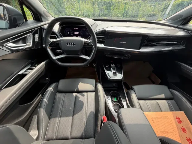 Audi Q4 e-tron — Фото автомобиля 9