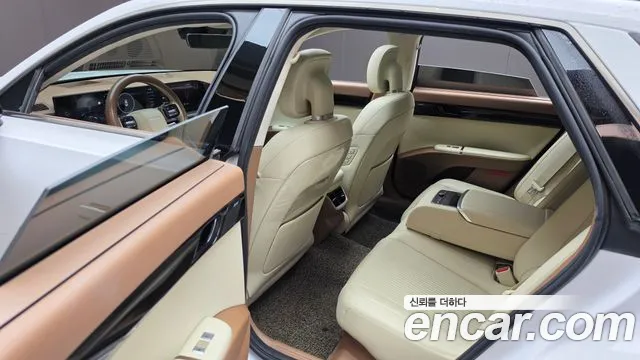 Hyundai Grandeur GN7 — Фото автомобиля 18