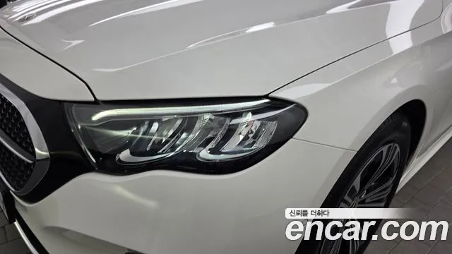 Mercedes-Benz E-Class — Фото автомобиля 22