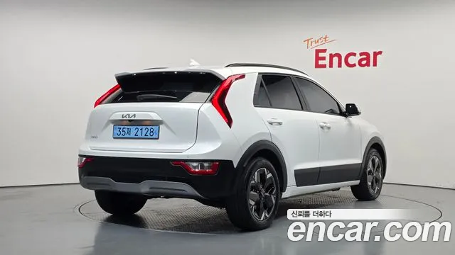 Kia Niro — Фото автомобиля 2
