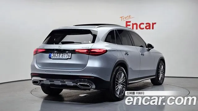 Фотография автомобиля — Mercedes-Benz GLC-Class