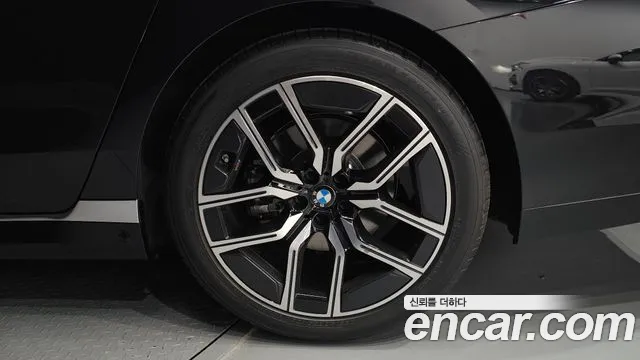 BMW 7 Series G70 — Фото автомобиля 21