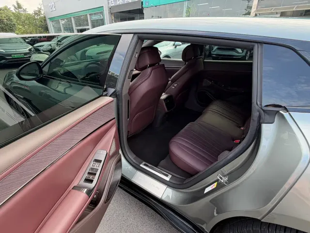 Denza Z9GT — Фото автомобиля 5