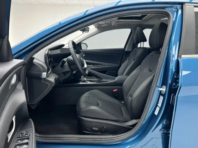 Hyundai Elantra — Фото автомобиля 16