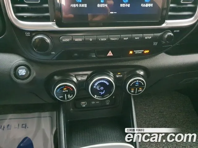 Hyundai Venue — Фото автомобиля 13