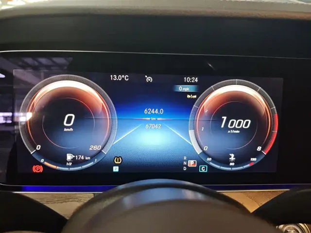 Mercedes-Benz E-Class — Фото автомобиля 11