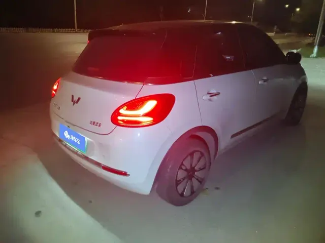 Wuling Bingo — Фото автомобиля 3