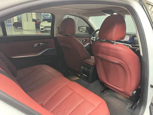 BMW 3 Series — Фото автомобиля 14