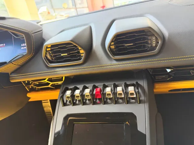 Lamborghini Huracan — Фото автомобиля 9