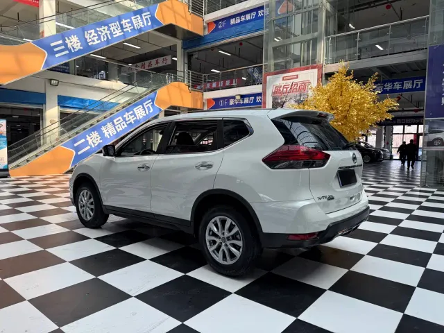 Nissan X-Trail — Фото автомобиля 7