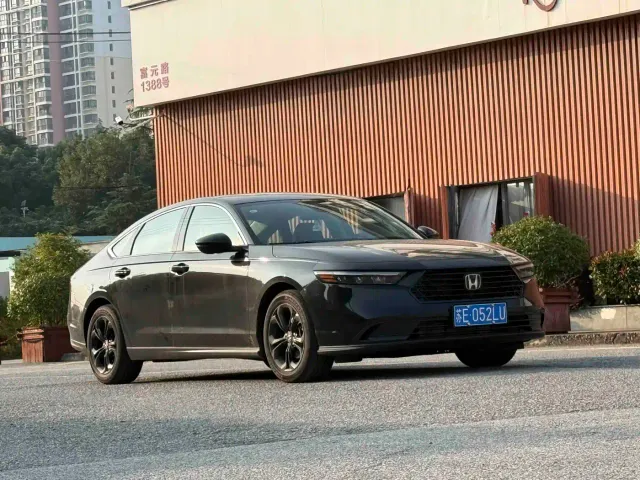 Honda Accord — Фото автомобиля 3