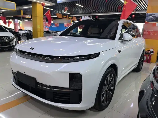 Li Auto L7 — Фото автомобиля 22