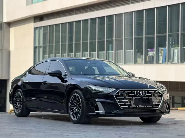 Audi A7L — Фото автомобиля 2