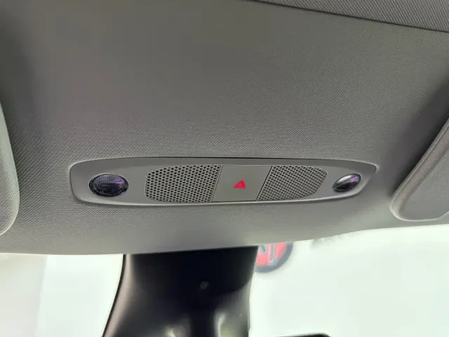 Tesla Model Y — Фото автомобиля 13
