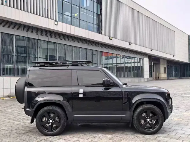 Land Rover Defender — Фото автомобиля 9
