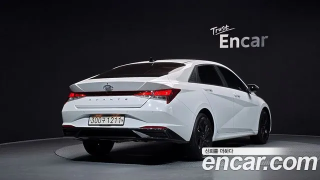Hyundai AVANTE — Фото автомобиля 2