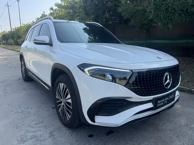 Mercedes-Benz EQB — Фото автомобиля 13