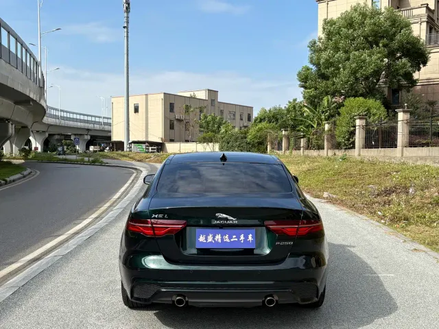 Jaguar XEL — Фото автомобиля 6