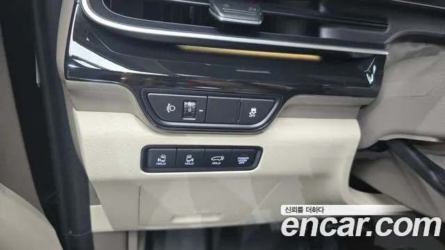 Kia Carnival Generation 4 — Фото автомобиля 22